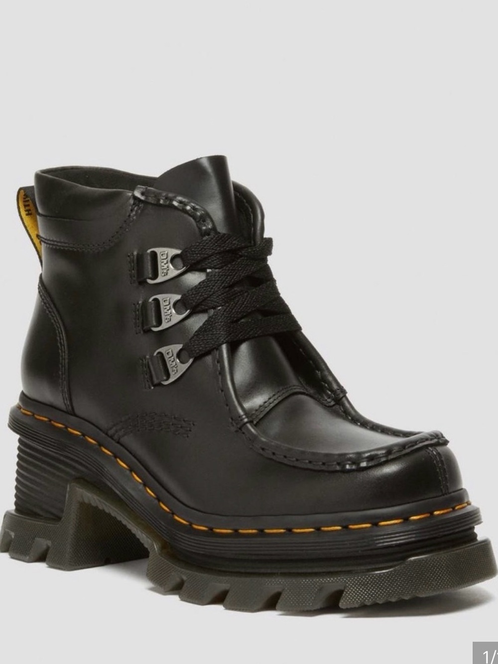 NWT Dr  Martens CORRAN 3-ATLAS Leather Heeled Boots Size 9